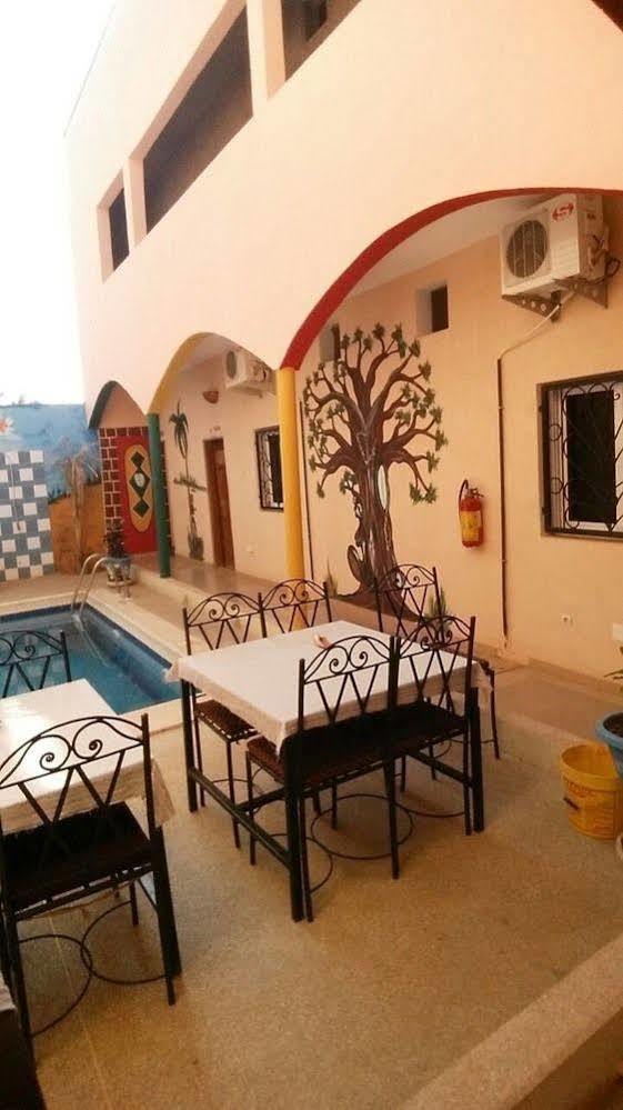 Sall Africa Tourisme Мбур Экстерьер фото